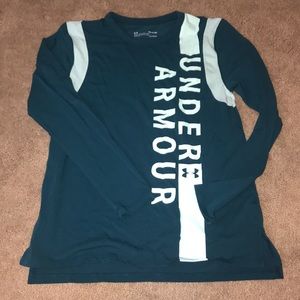 Under Armour top
